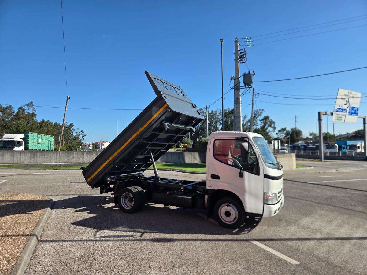 toyota-dyna-2016-diesel-2982cc