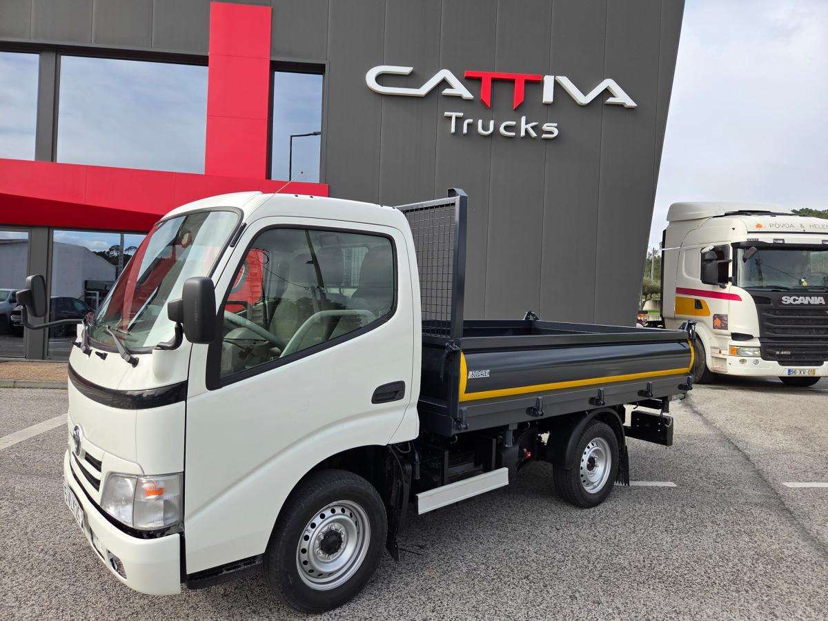toyota-dyna-2011-diesel-2982cc