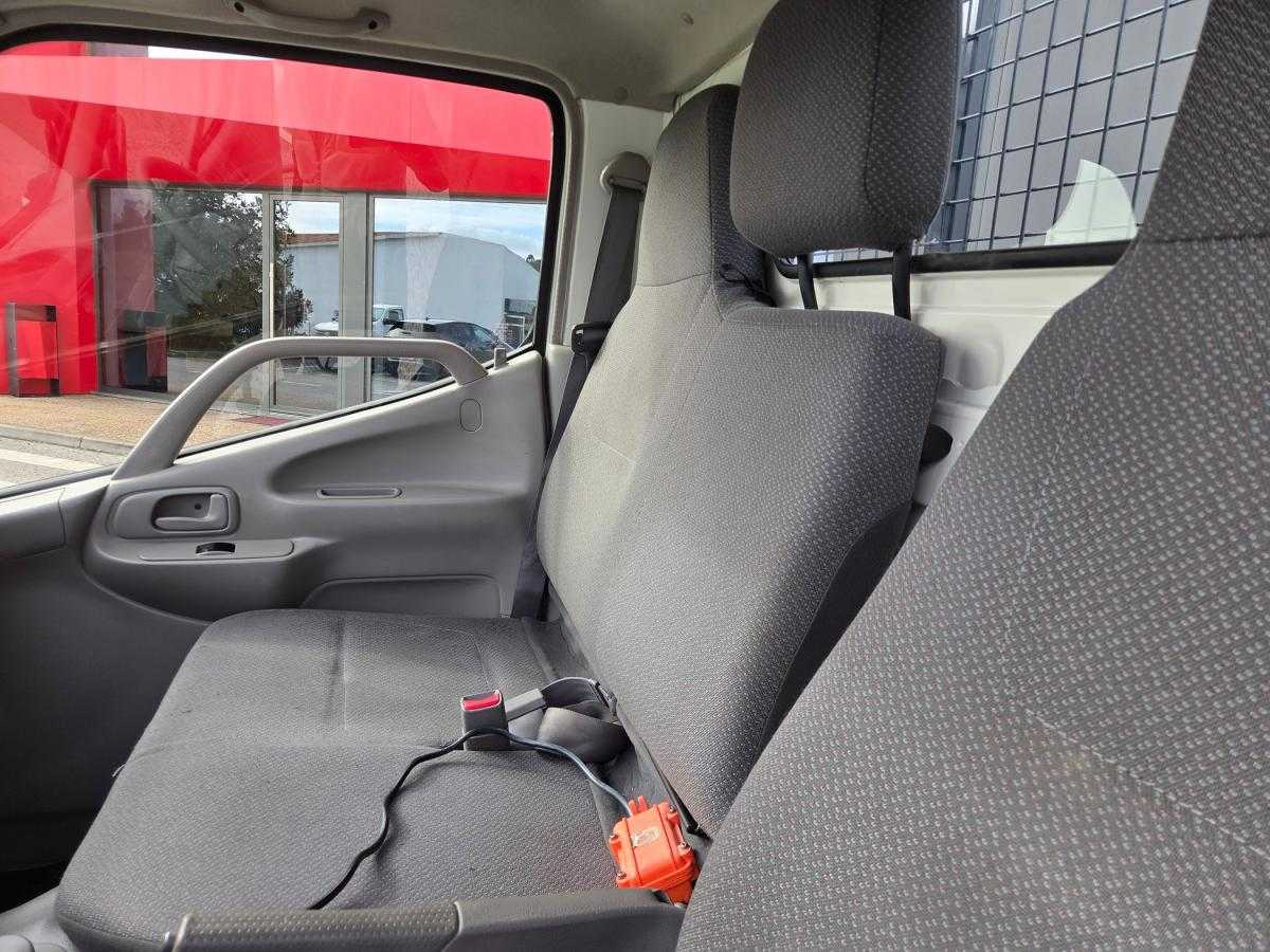 toyota-dyna-2011-diesel-2982cc