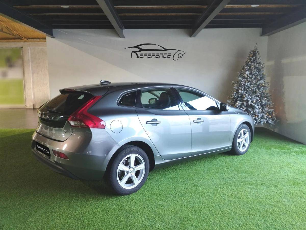 volvo-v40-2016-diesel-1969cc