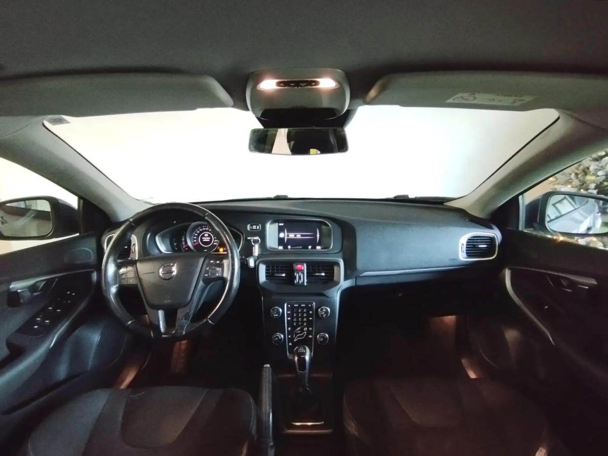 volvo-v40-2016-diesel-1969cc