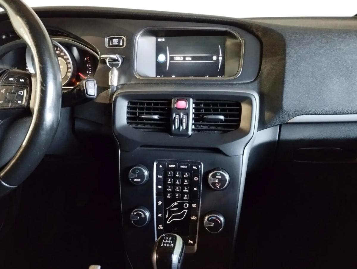volvo-v40-2016-diesel-1969cc