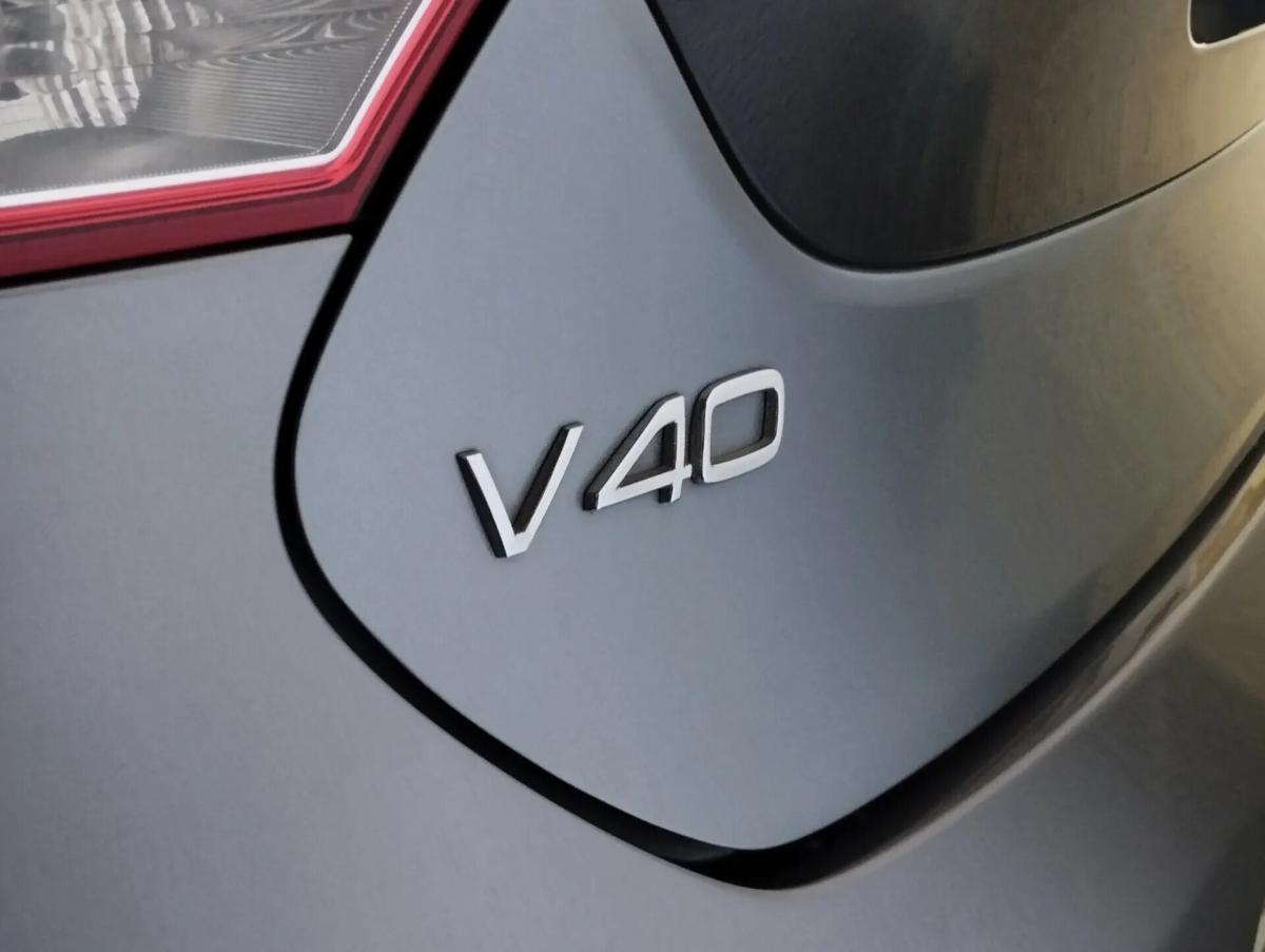 volvo-v40-2016-diesel-1969cc