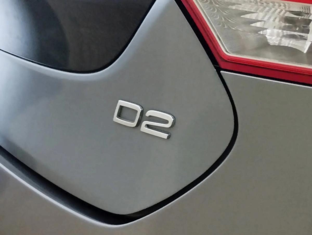 volvo-v40-2016-diesel-1969cc