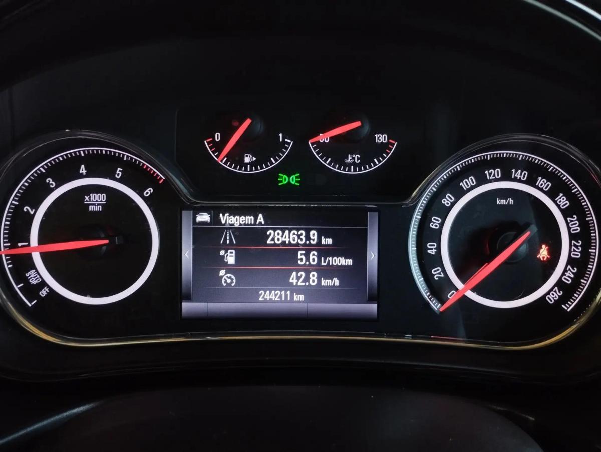 opel-insignia-sports-tourer-2015-diesel-1995cc