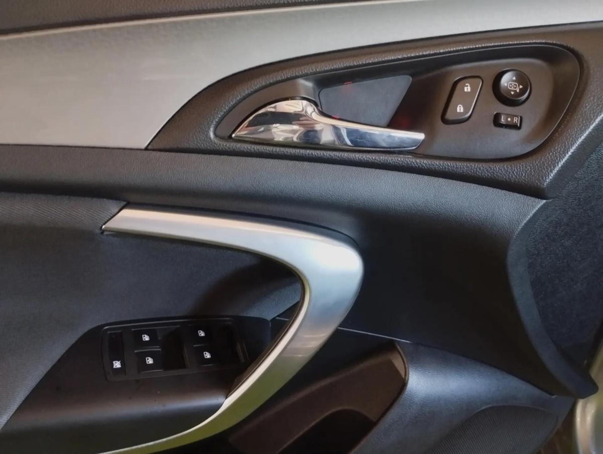 opel-insignia-sports-tourer-2015-diesel-1995cc