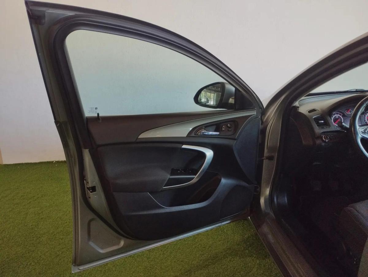 opel-insignia-sports-tourer-2015-diesel-1995cc