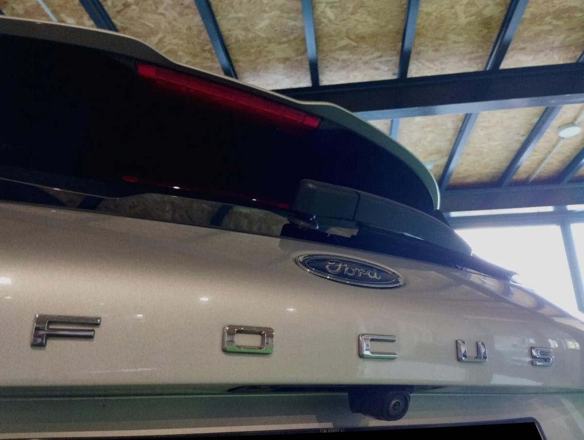 ford-focus-2022-hibrido-a-gasolina-999cc