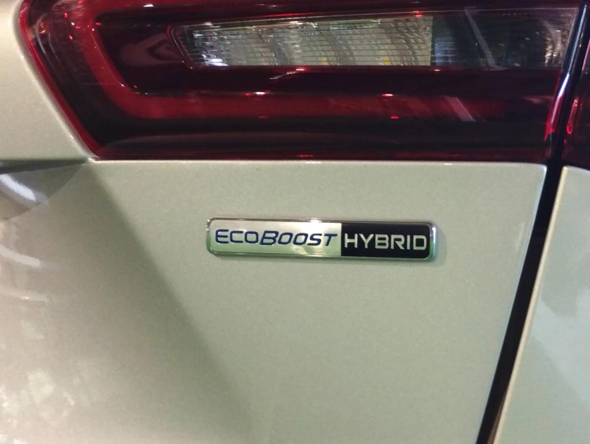 ford-focus-2022-hibrido-a-gasolina-999cc