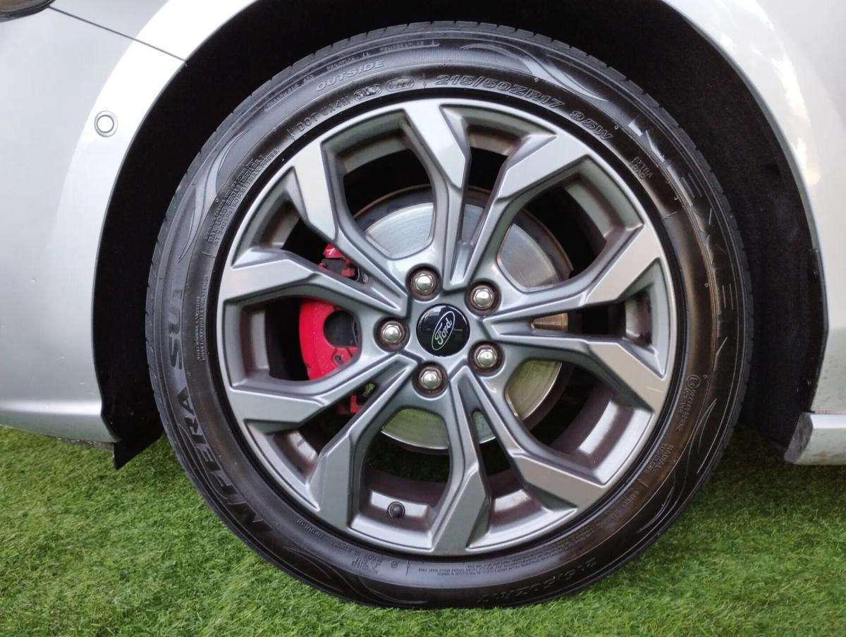 ford-focus-2022-hibrido-a-gasolina-999cc