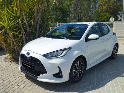 toyota-yaris-2022-hibrido-a-gasolina-1490cc