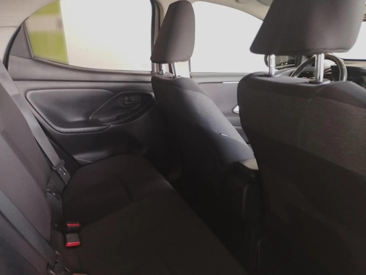 toyota-yaris-2022-hibrido-a-gasolina-1490cc