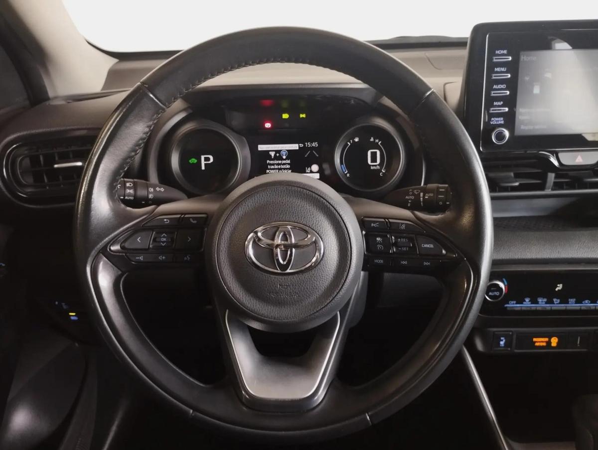 toyota-yaris-2022-hibrido-a-gasolina-1490cc