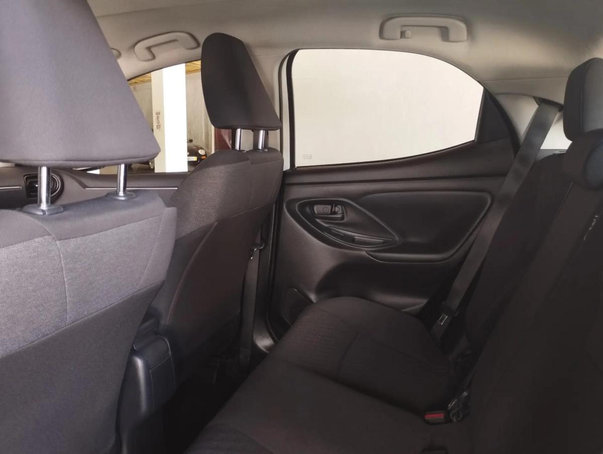 toyota-yaris-2022-hibrido-a-gasolina-1490cc