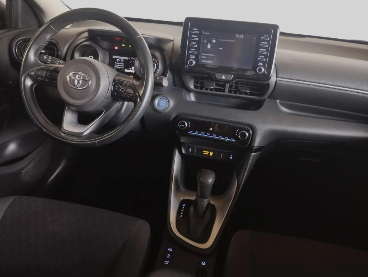 toyota-yaris-2022-hibrido-a-gasolina-1490cc