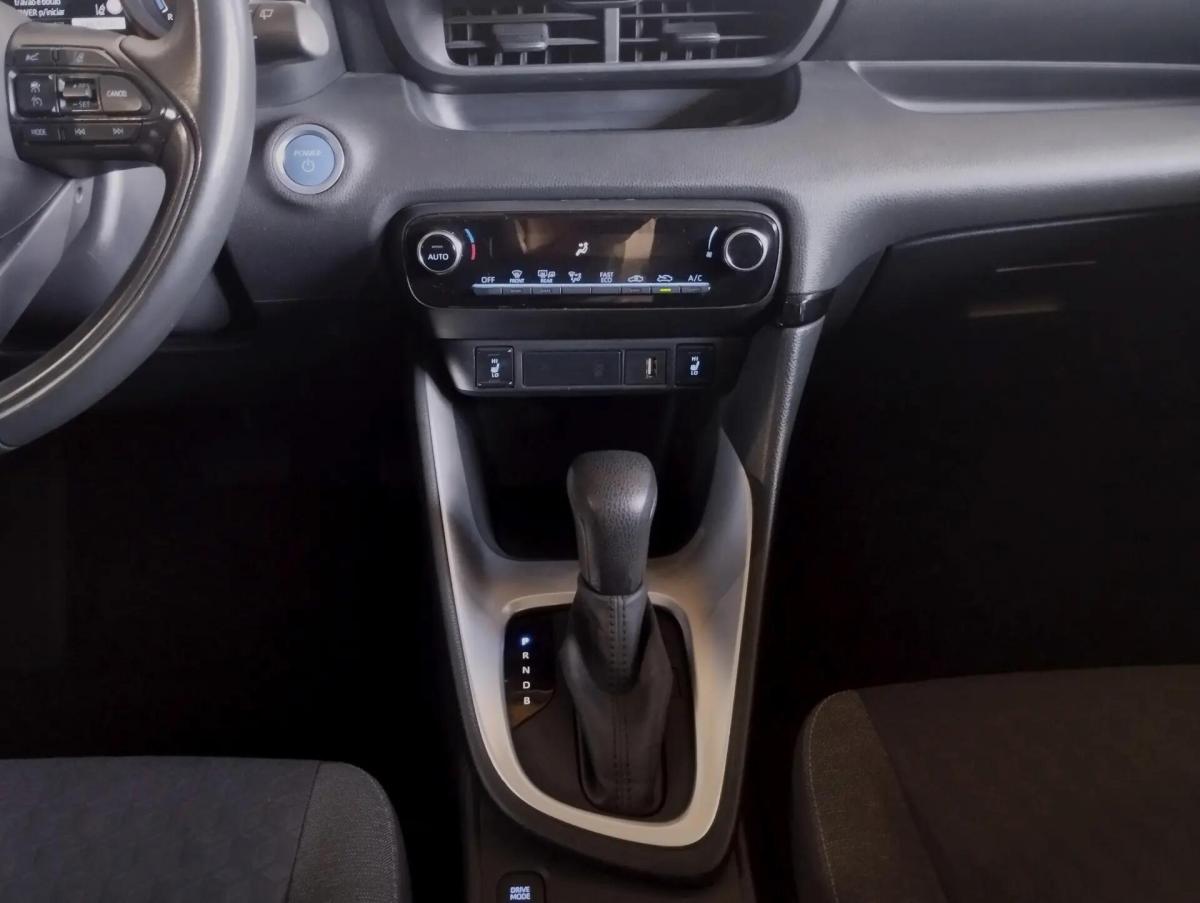 toyota-yaris-2022-hibrido-a-gasolina-1490cc