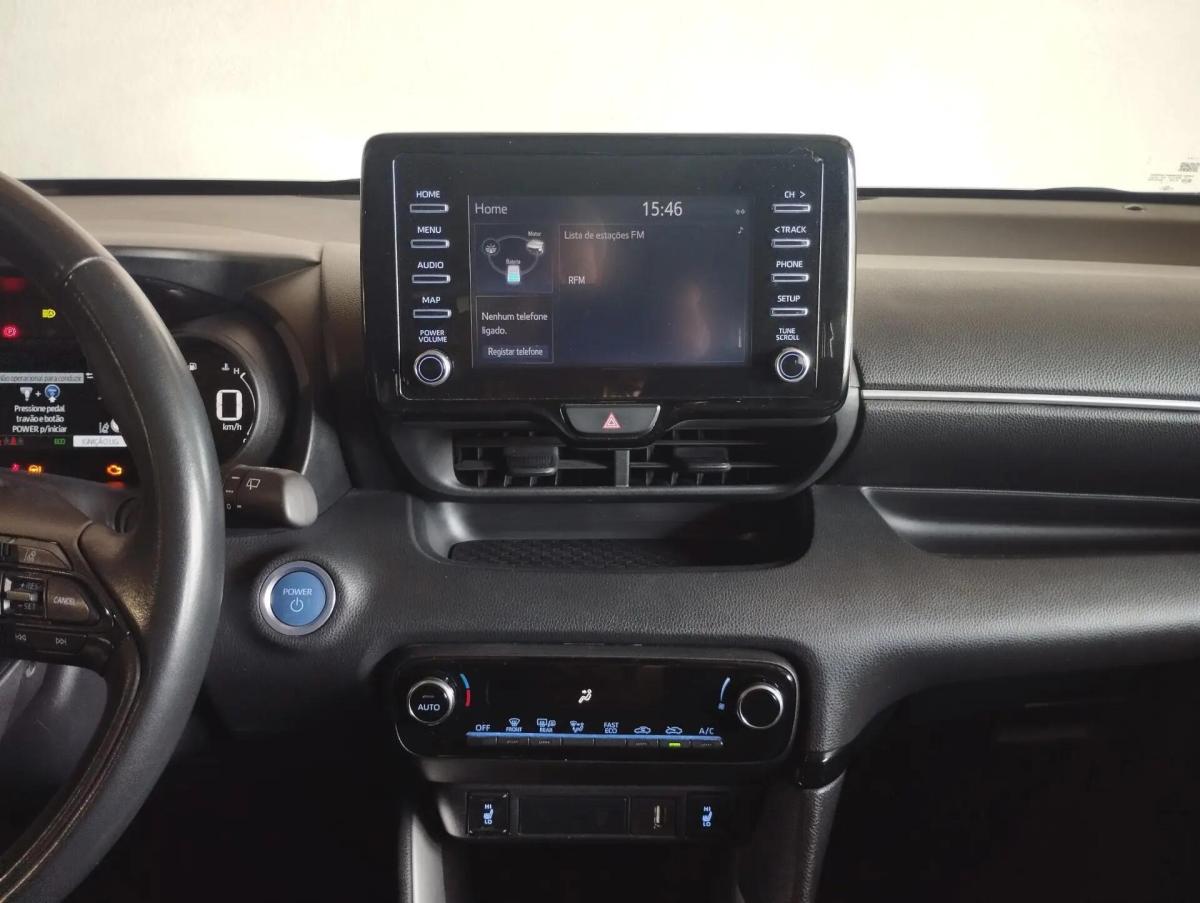 toyota-yaris-2022-hibrido-a-gasolina-1490cc