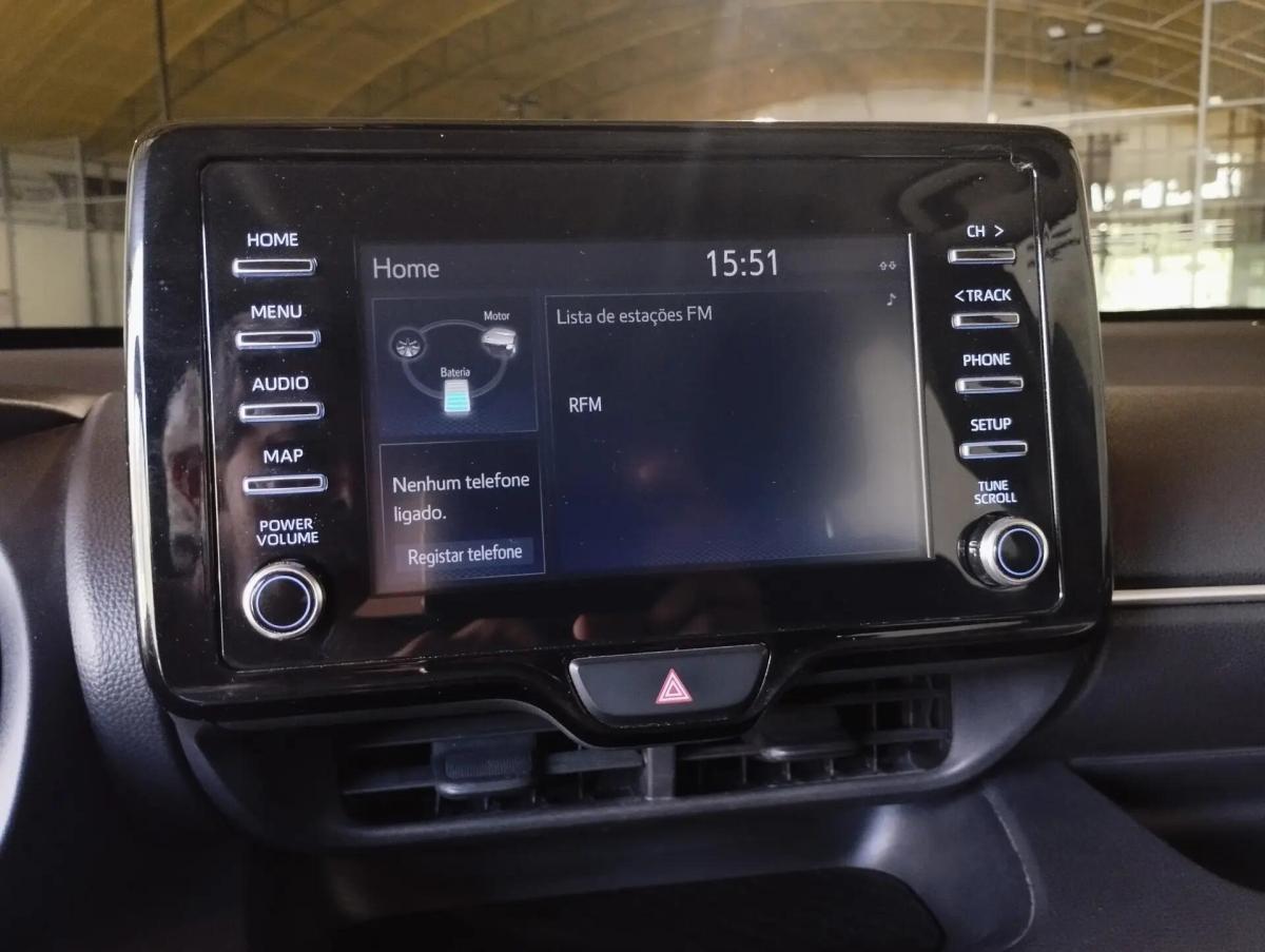 toyota-yaris-2022-hibrido-a-gasolina-1490cc