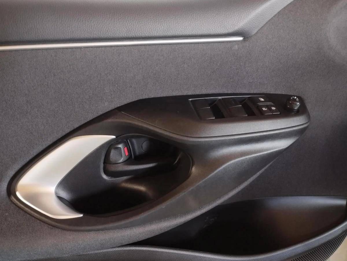 toyota-yaris-2022-hibrido-a-gasolina-1490cc