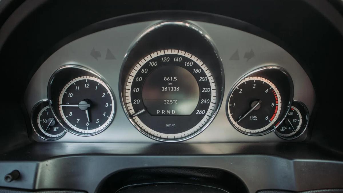 mercedes-benz-classe-e-e-250-cdi-coupe-blueefficiency-2010-diesel-2143cc