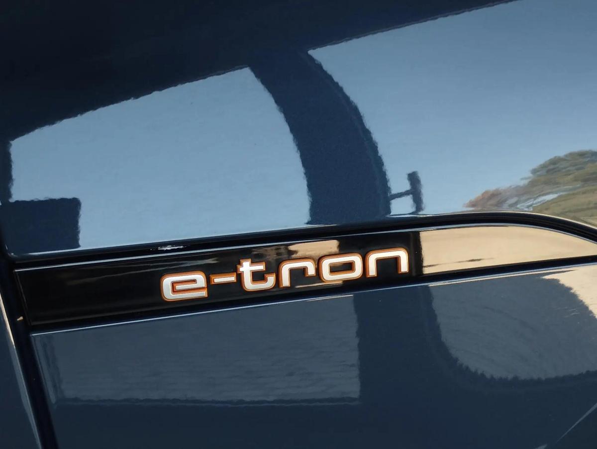 audi-e-tron-2022-eletrico-0cc