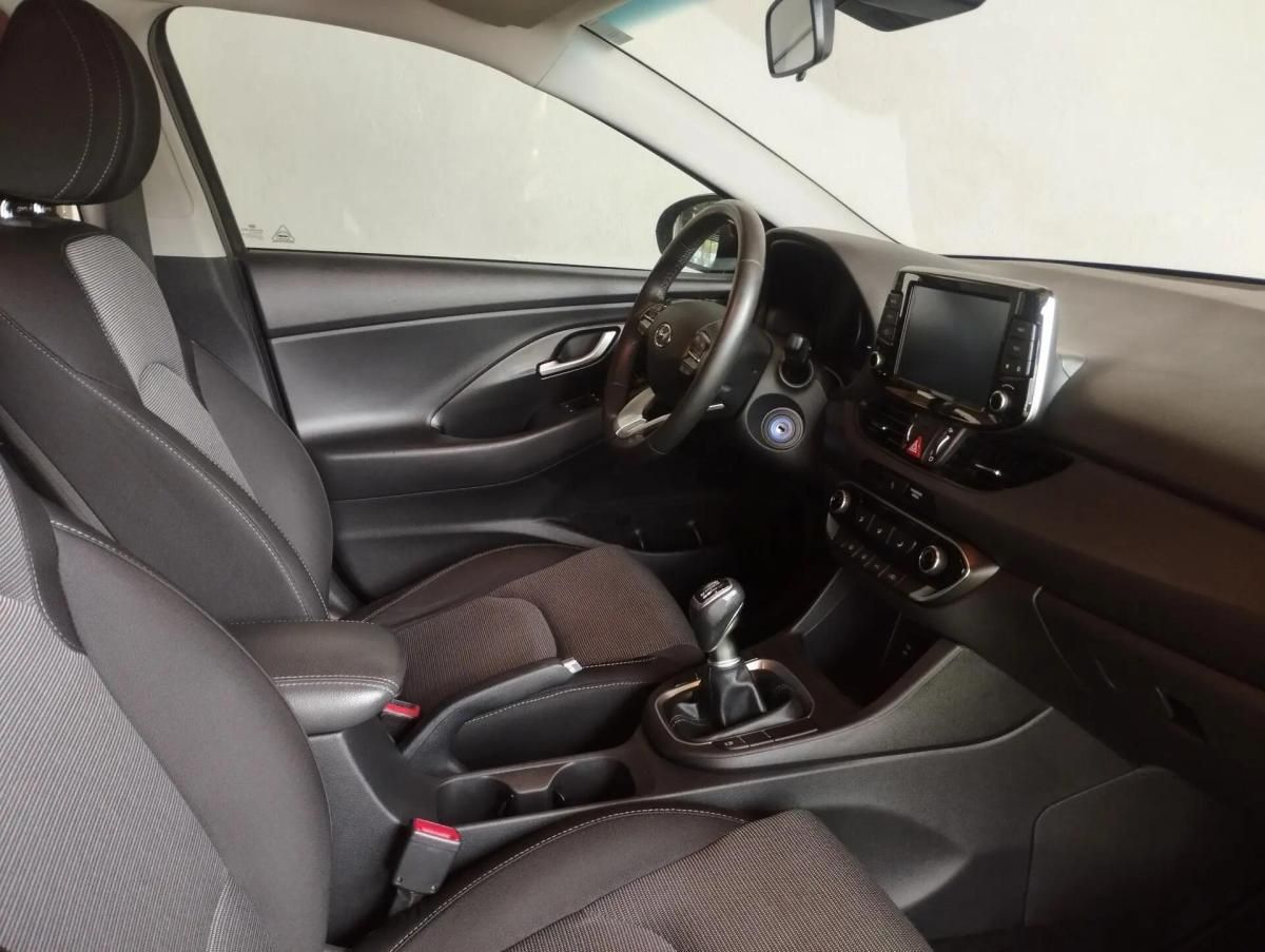 hyundai-i30-sw-2017-diesel-1582cc