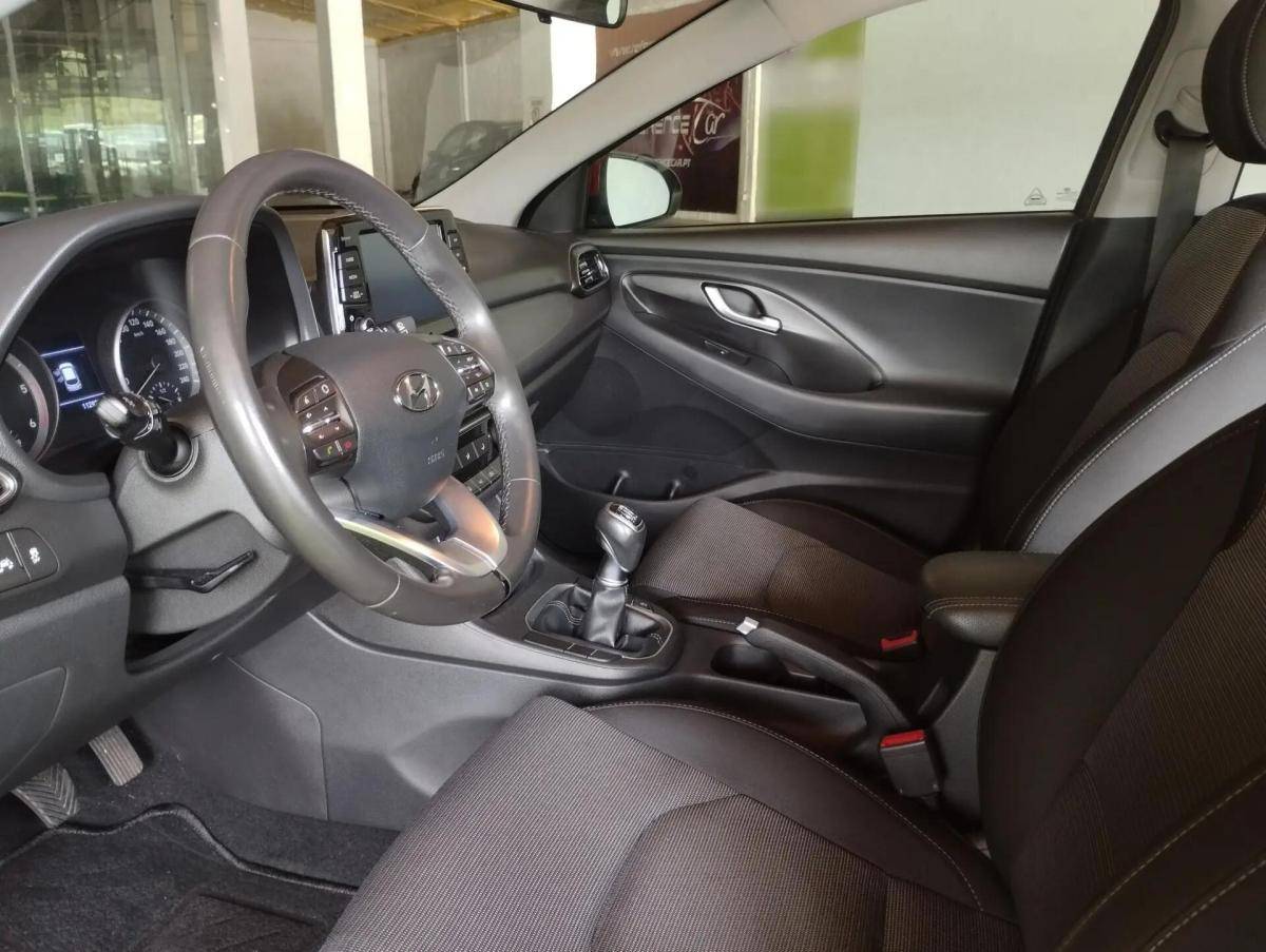 hyundai-i30-sw-2017-diesel-1582cc