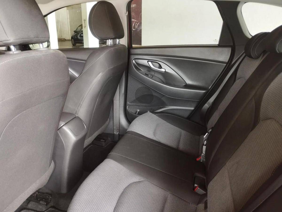 hyundai-i30-sw-2017-diesel-1582cc