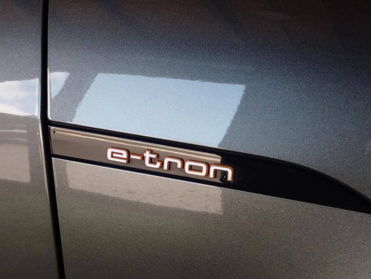 audi-e-tron-2022-eletrico-0cc