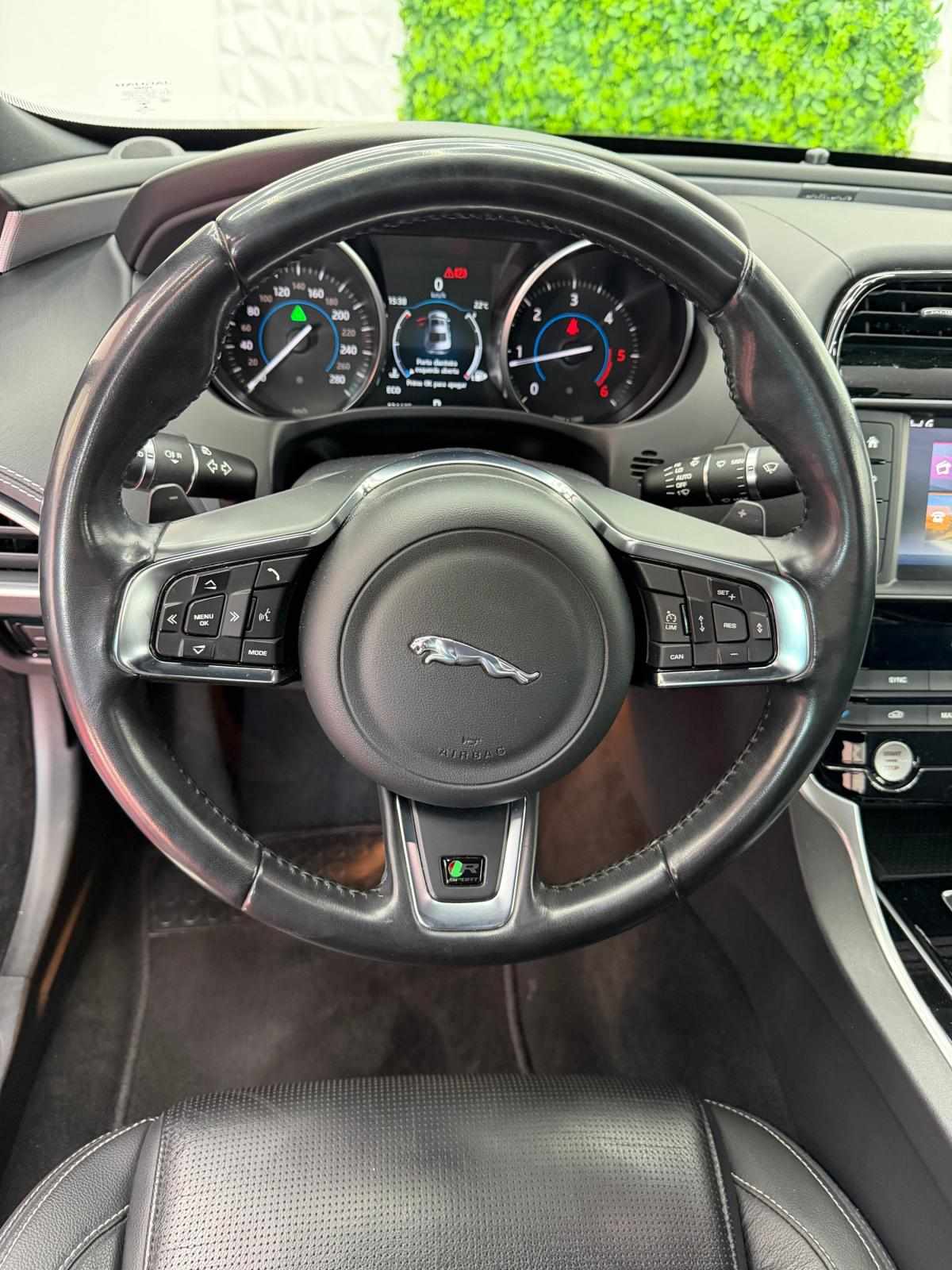 jaguar-xe-2017-diesel-1999cc
