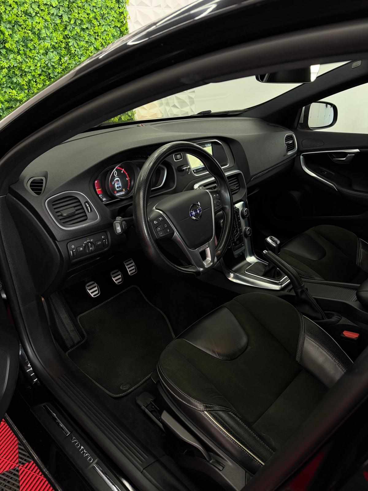 volvo-v40-2016-diesel-1969cc