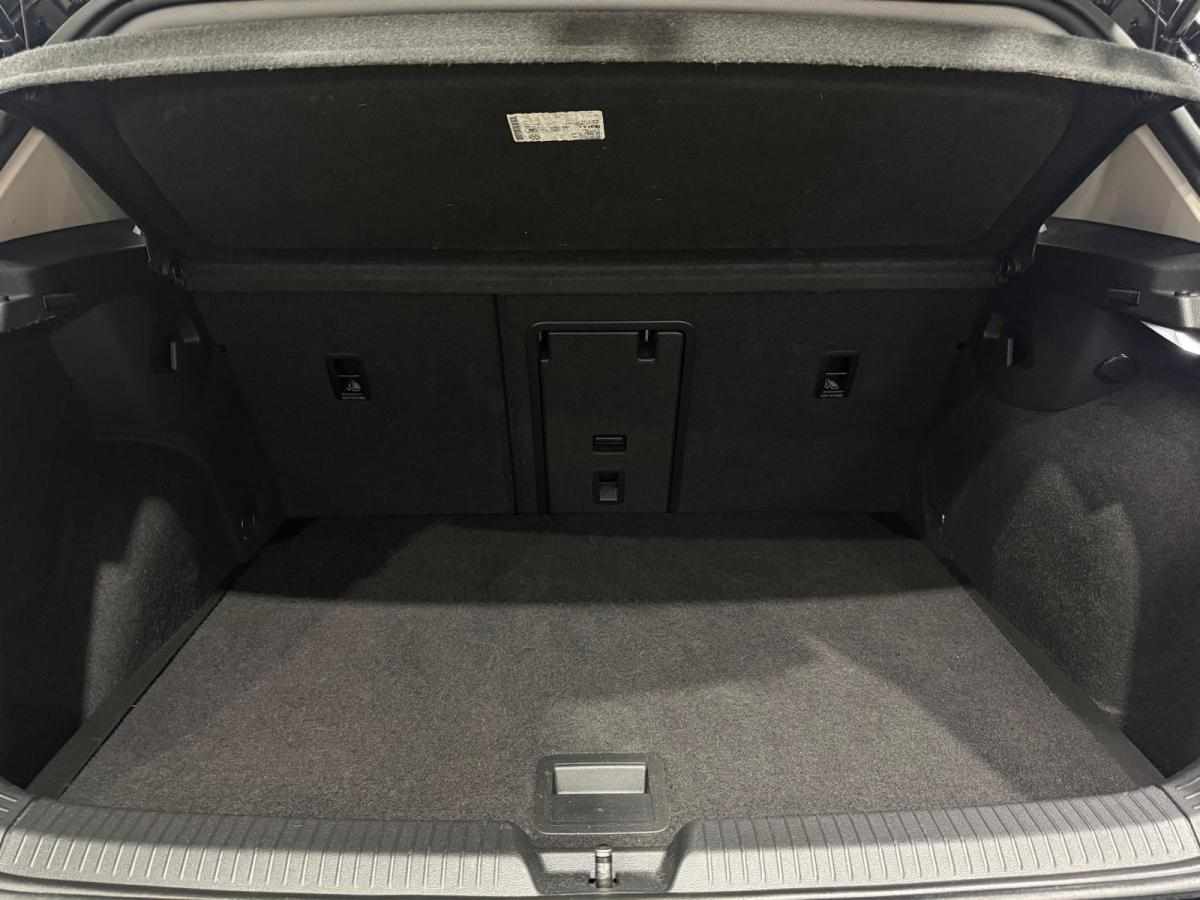 volkswagen-golf-1-0-tsi-bluemotion-2023-gasolina-999cc