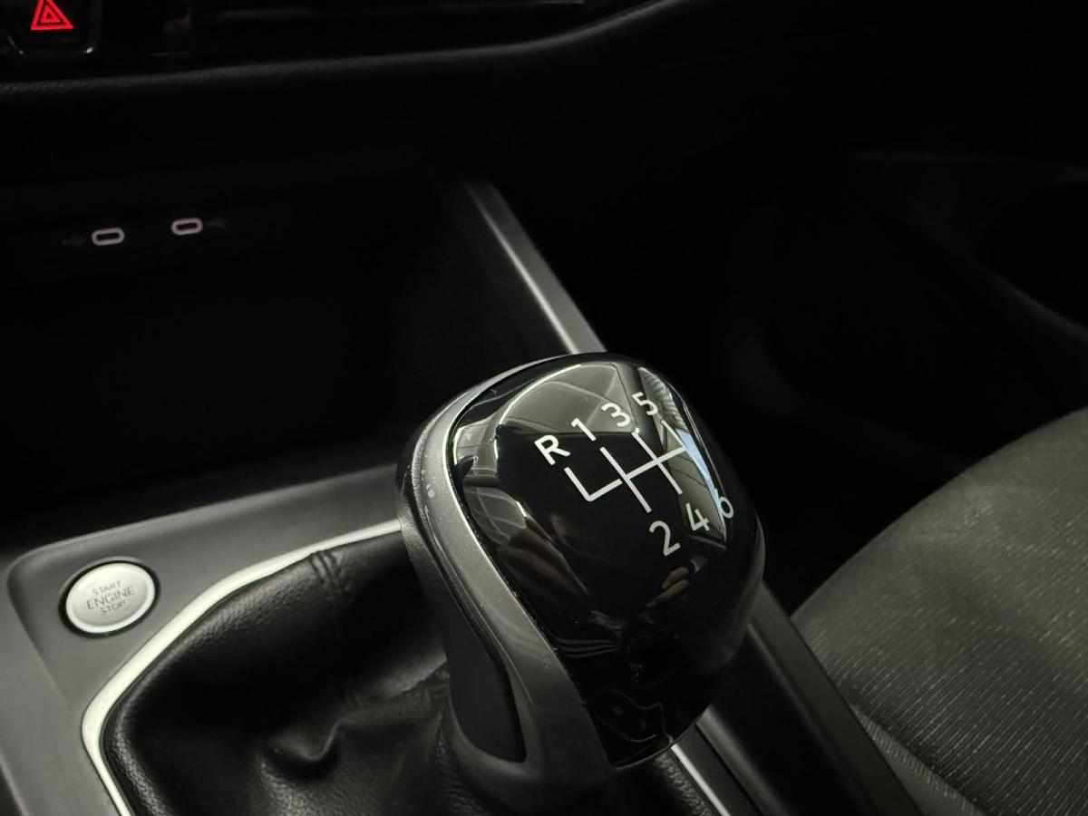 volkswagen-golf-1-0-tsi-bluemotion-2023-gasolina-999cc