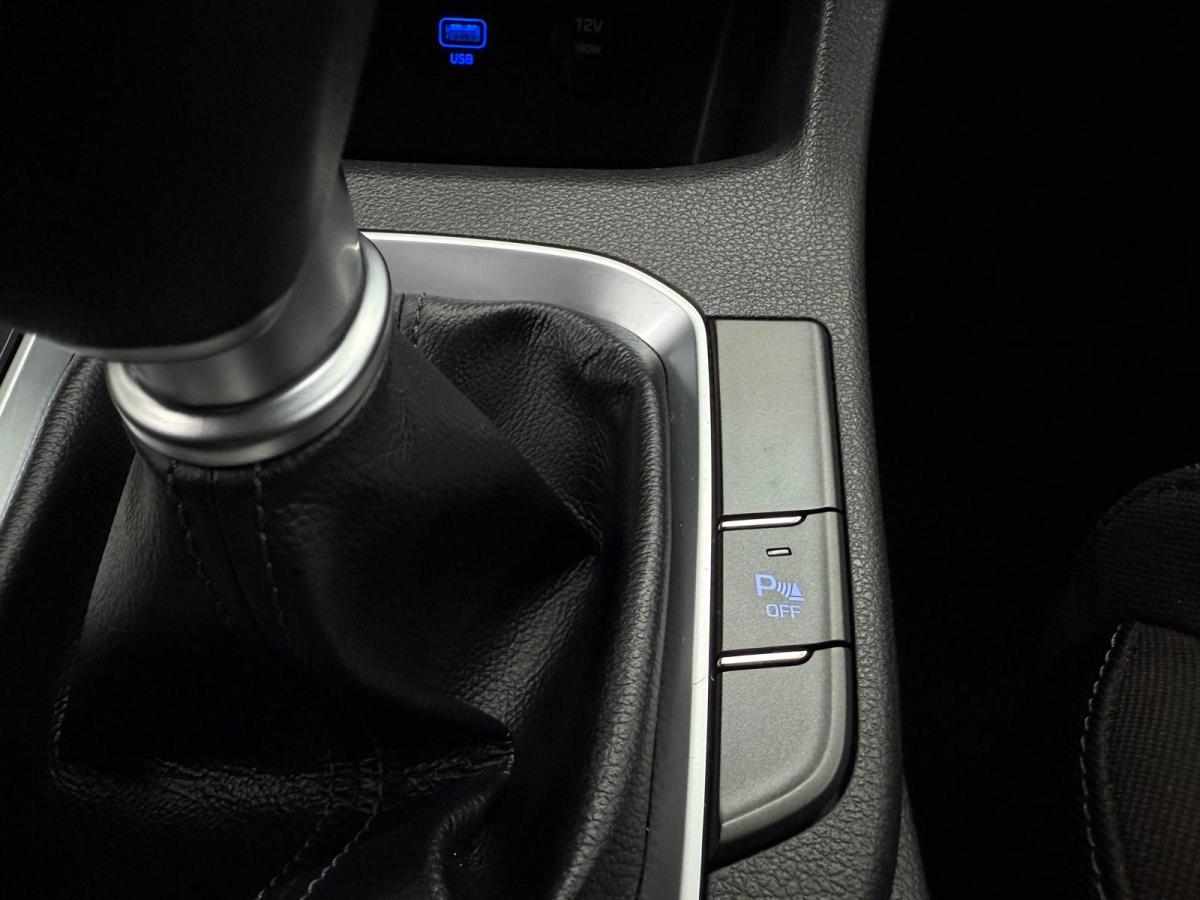 hyundai-i30-1-6-crdi-2021-diesel-1598cc