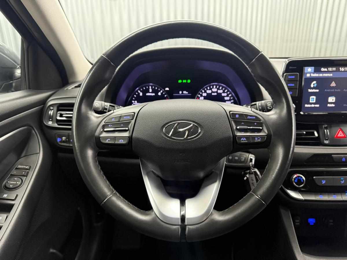 hyundai-i30-1-6-crdi-2021-diesel-1598cc