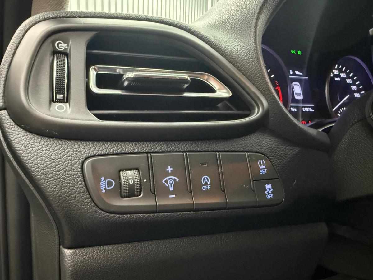 hyundai-i30-1-6-crdi-2021-diesel-1598cc