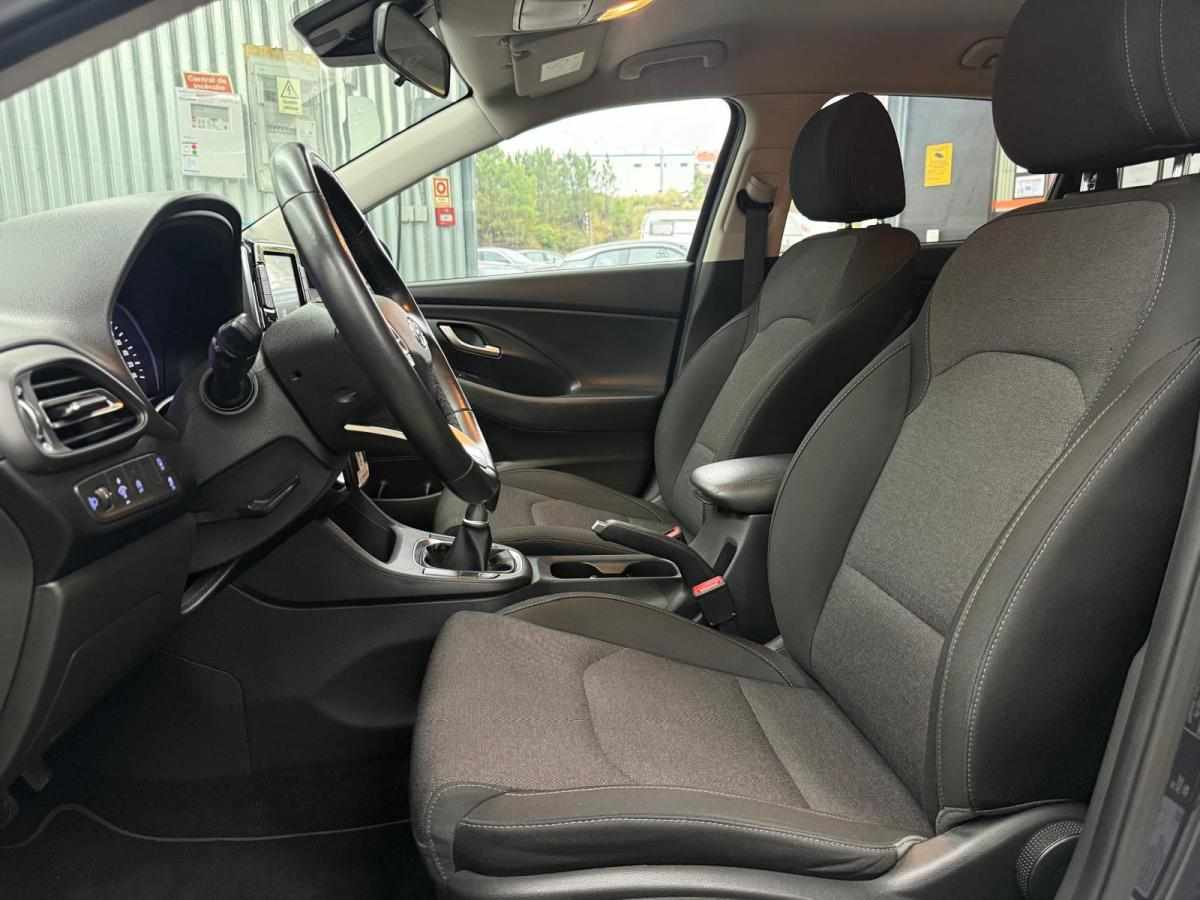hyundai-i30-1-6-crdi-2021-diesel-1598cc