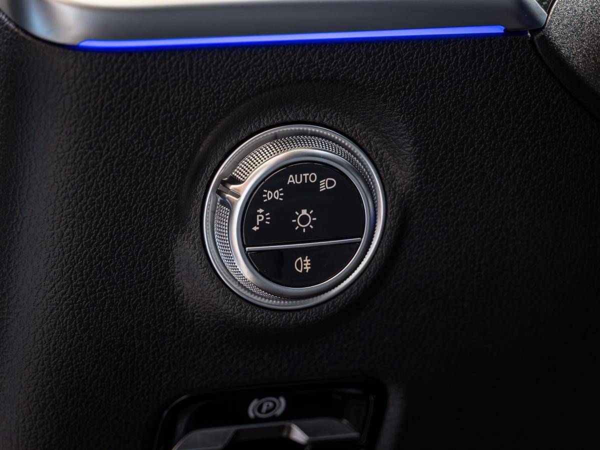 mercedes-benz-classe-c-2023-hibrido-a-gasolina-1999cc