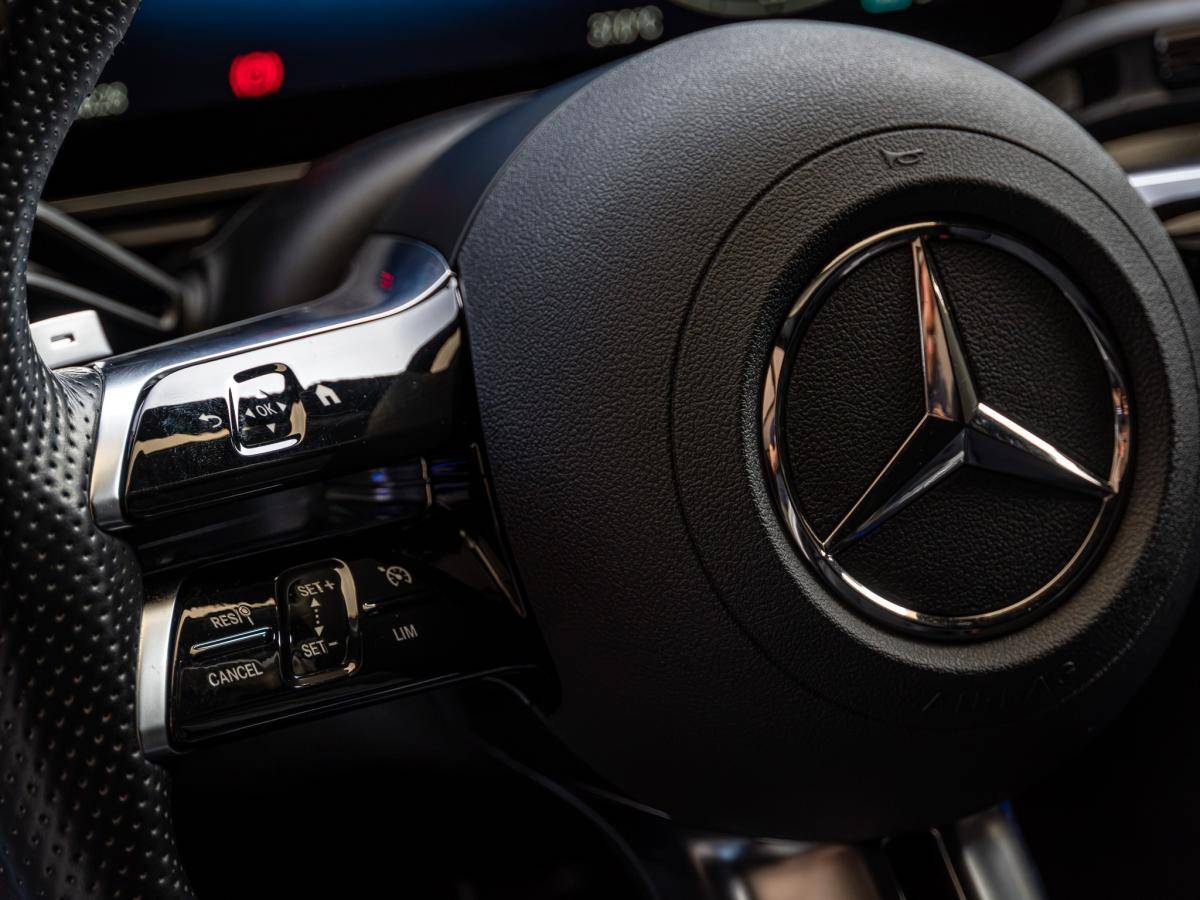 mercedes-benz-classe-c-2023-hibrido-a-gasolina-1999cc