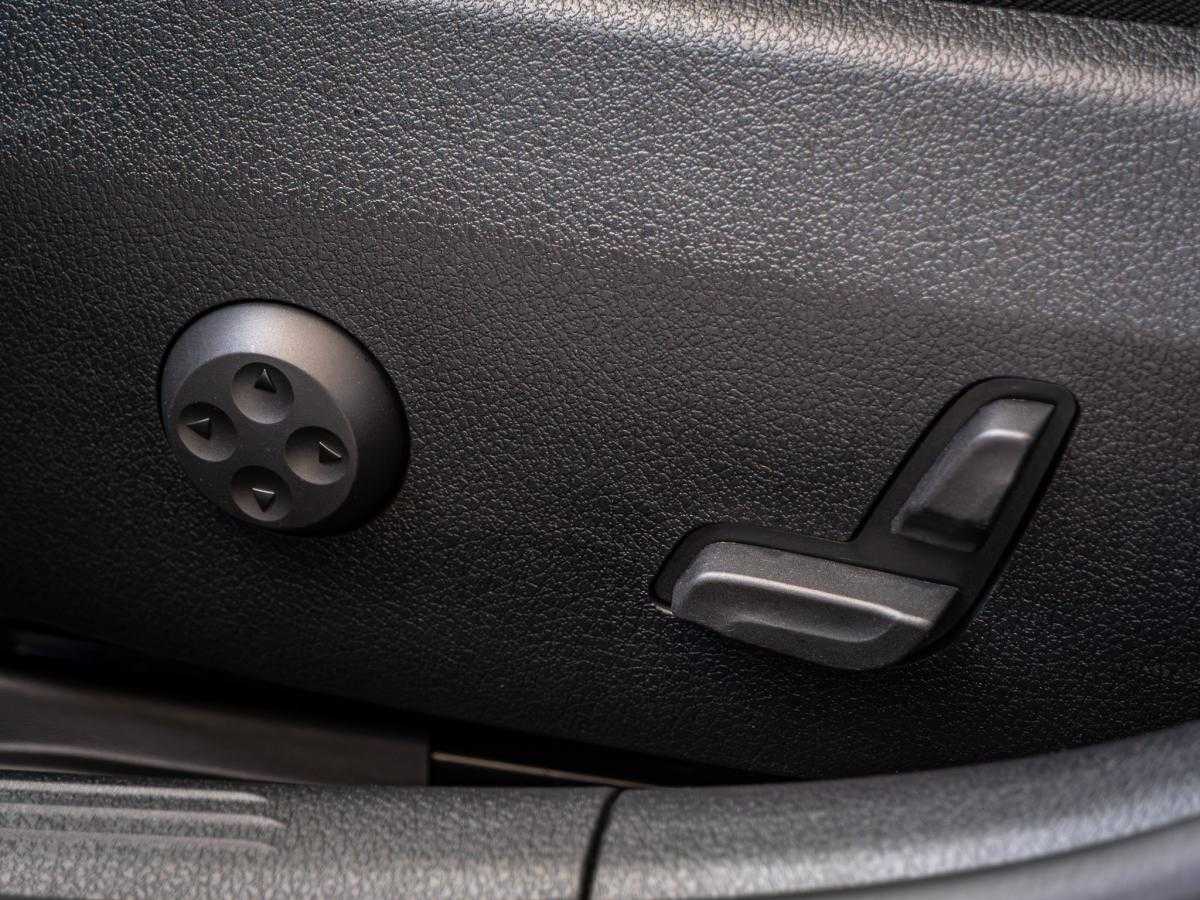 mercedes-benz-classe-c-2023-hibrido-a-gasolina-1999cc