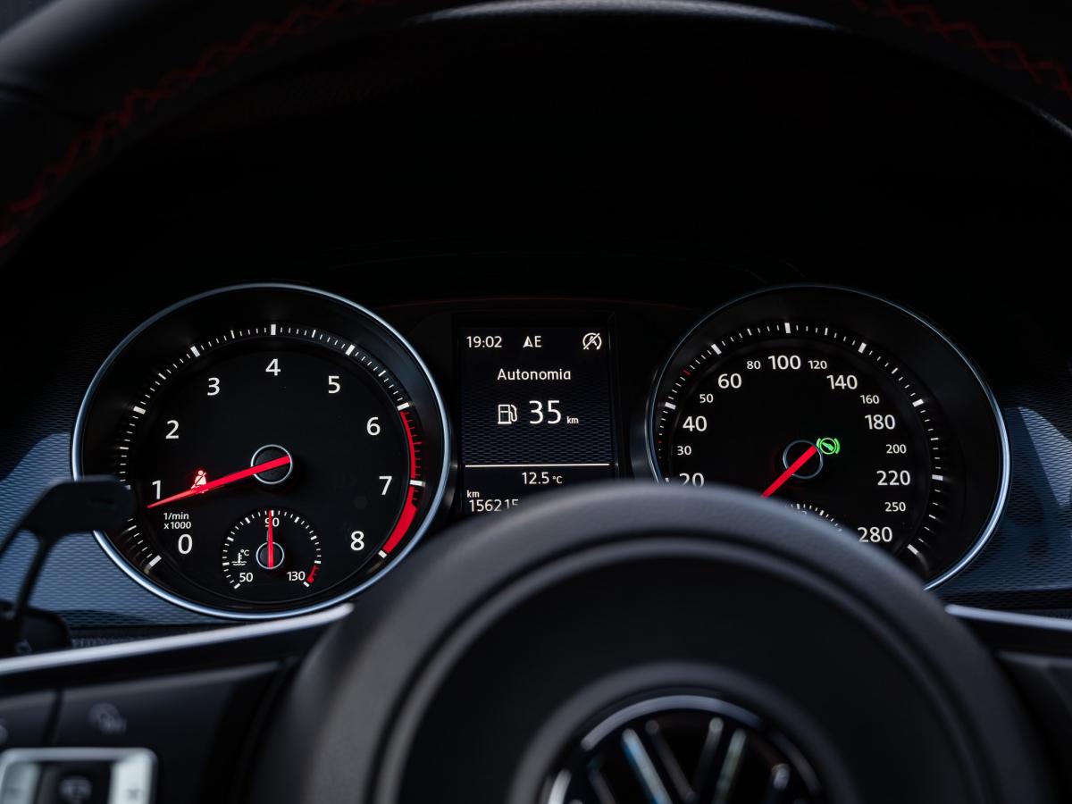 volkswagen-golf-2015-gasolina-1984cc