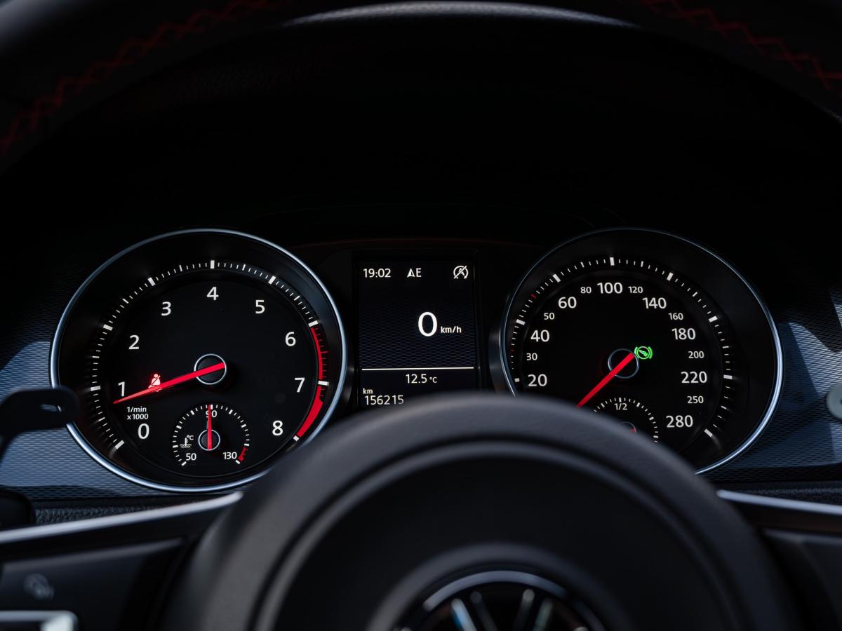 volkswagen-golf-2015-gasolina-1984cc