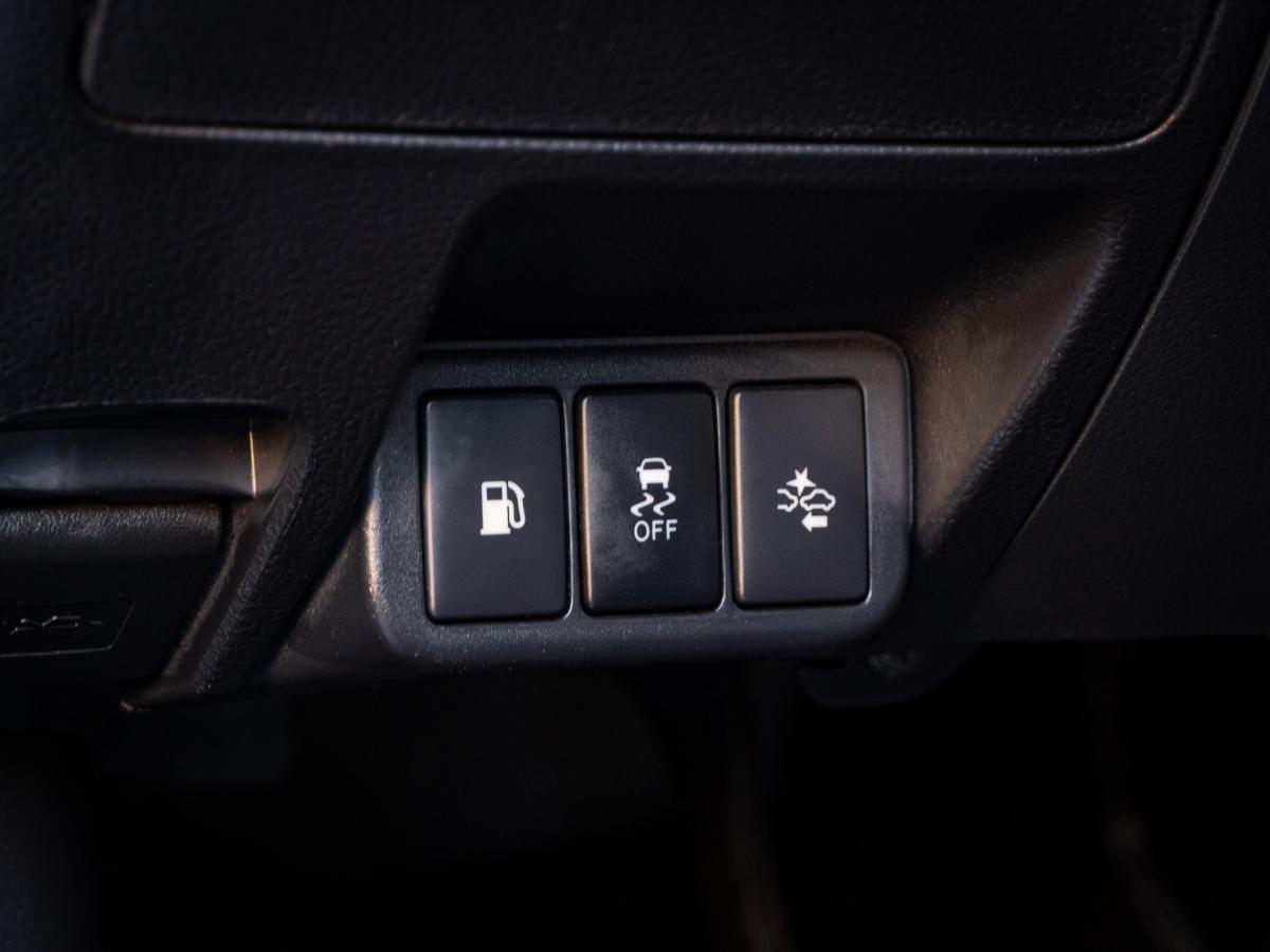 toyota-avensis-2015-diesel-1995cc