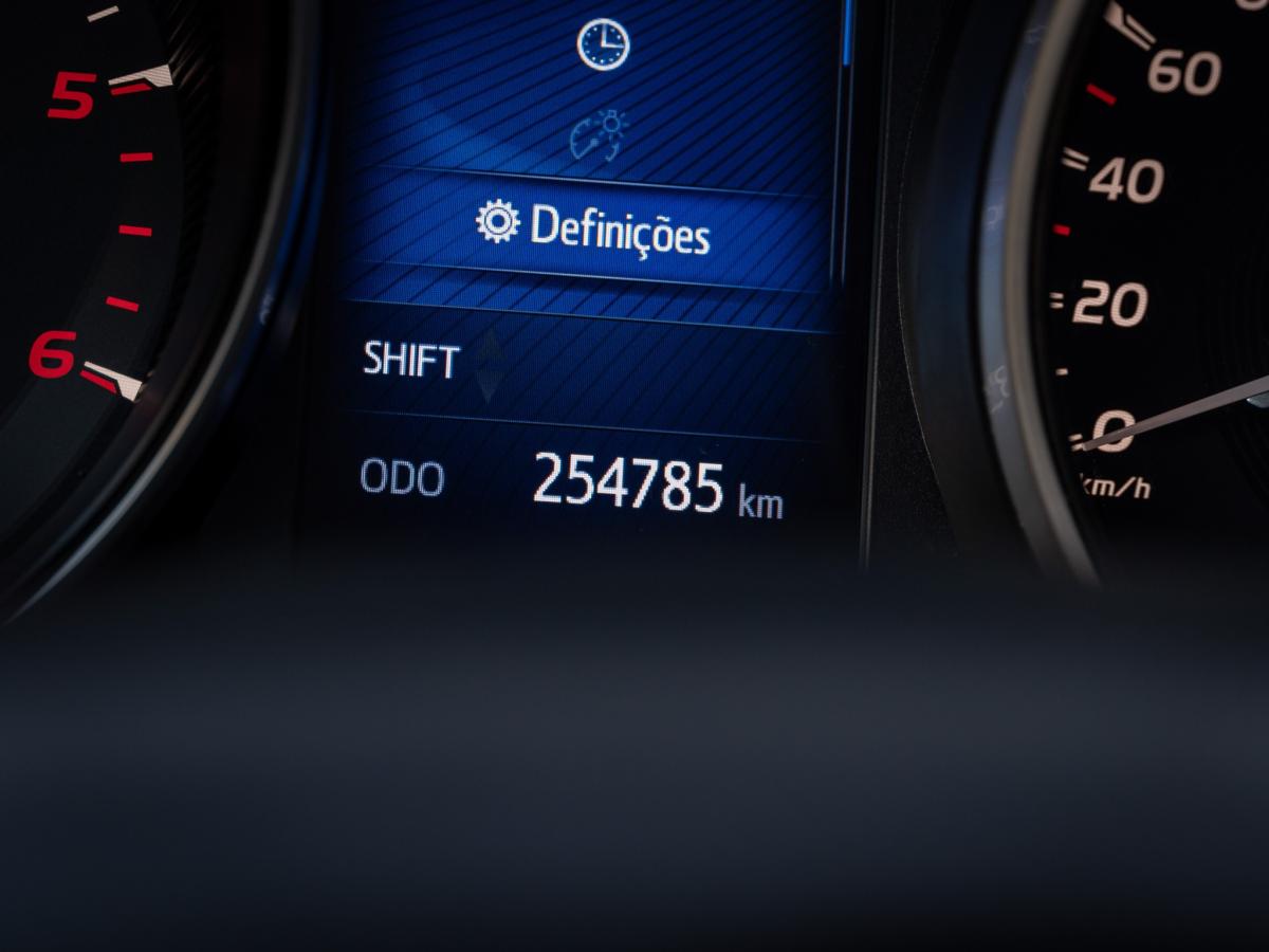 toyota-avensis-2015-diesel-1995cc
