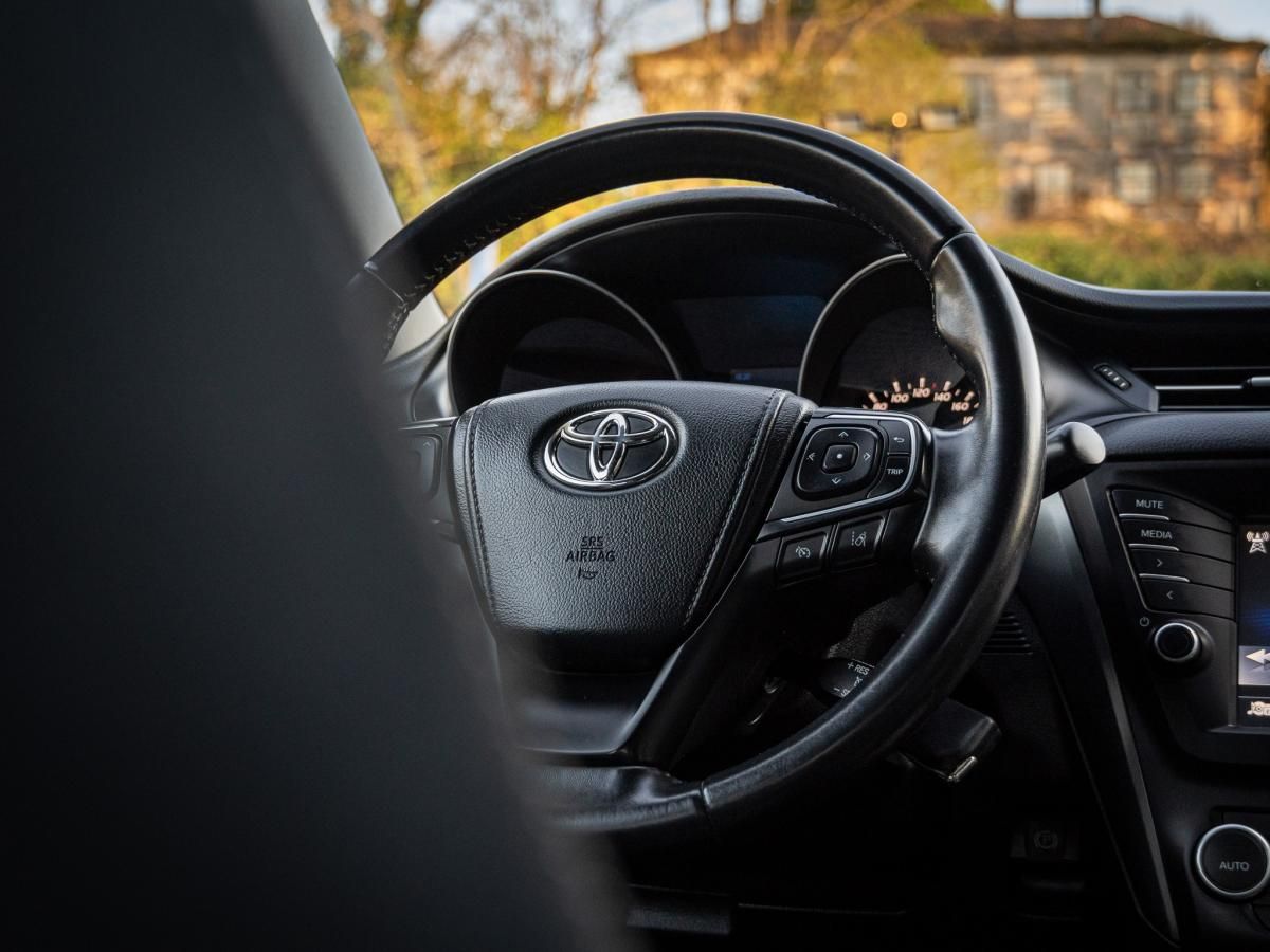 toyota-avensis-2015-diesel-1995cc