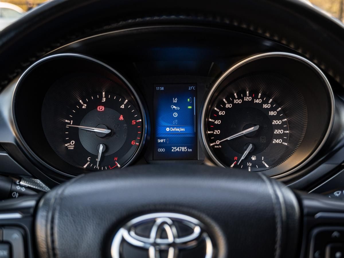 toyota-avensis-2015-diesel-1995cc