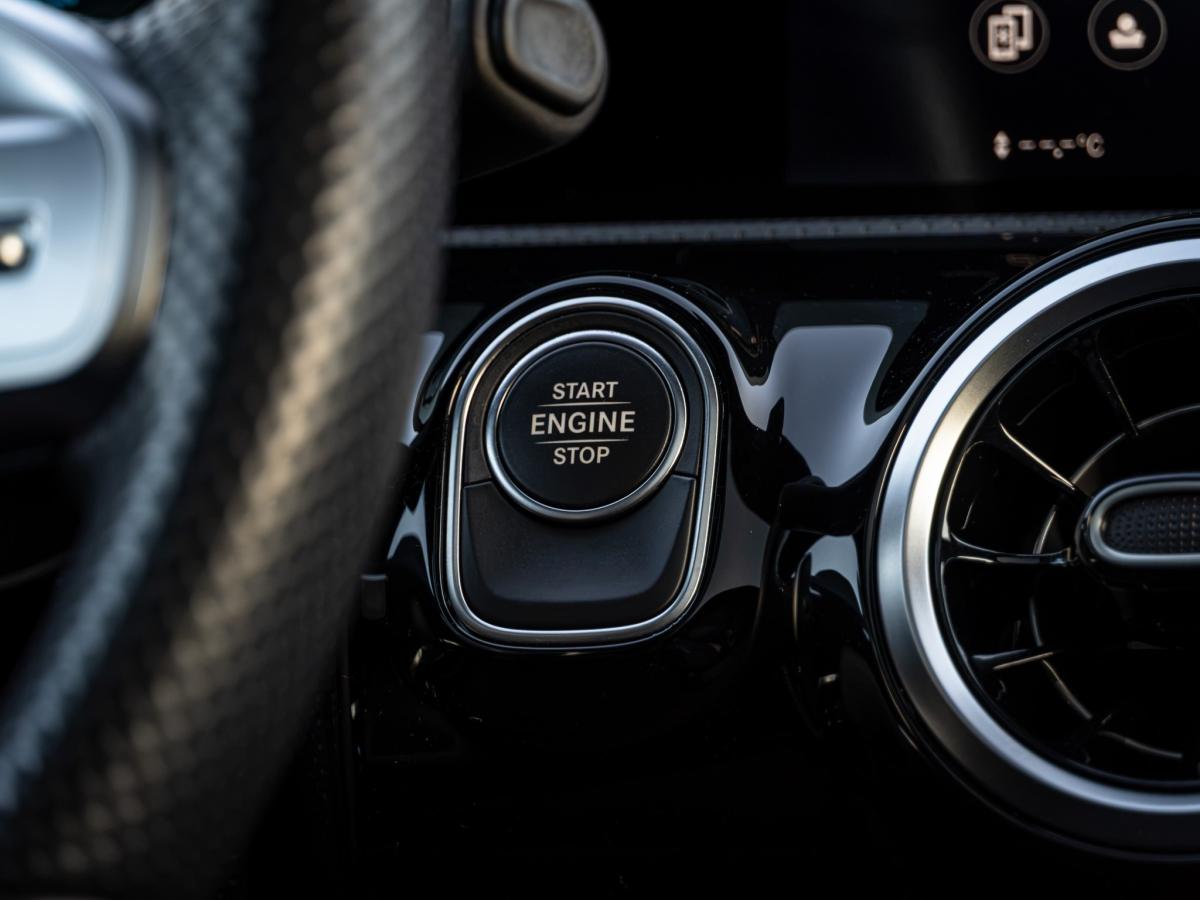 mercedes-benz-cla-2021-hibrido-a-gasolina-1332cc