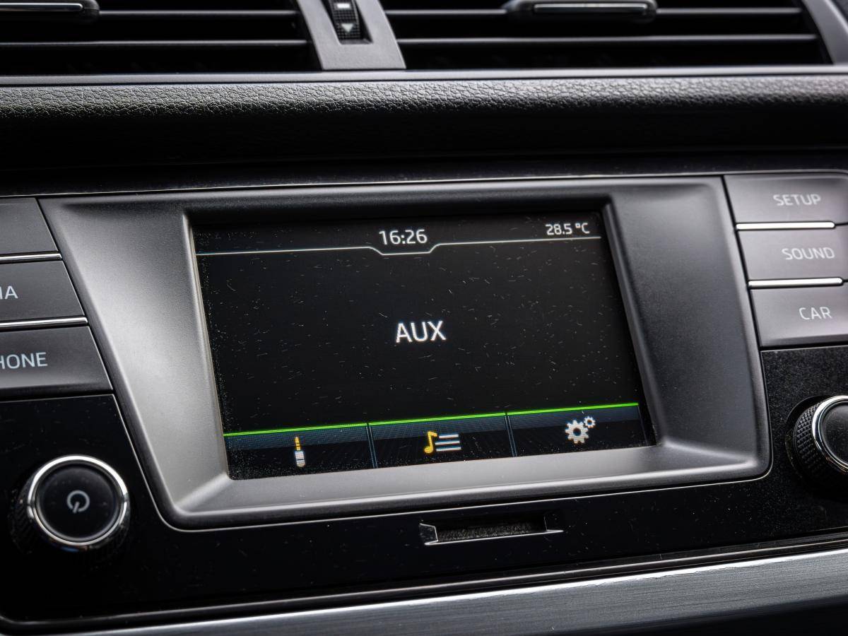 skoda-fabia-2015-diesel-1422cc