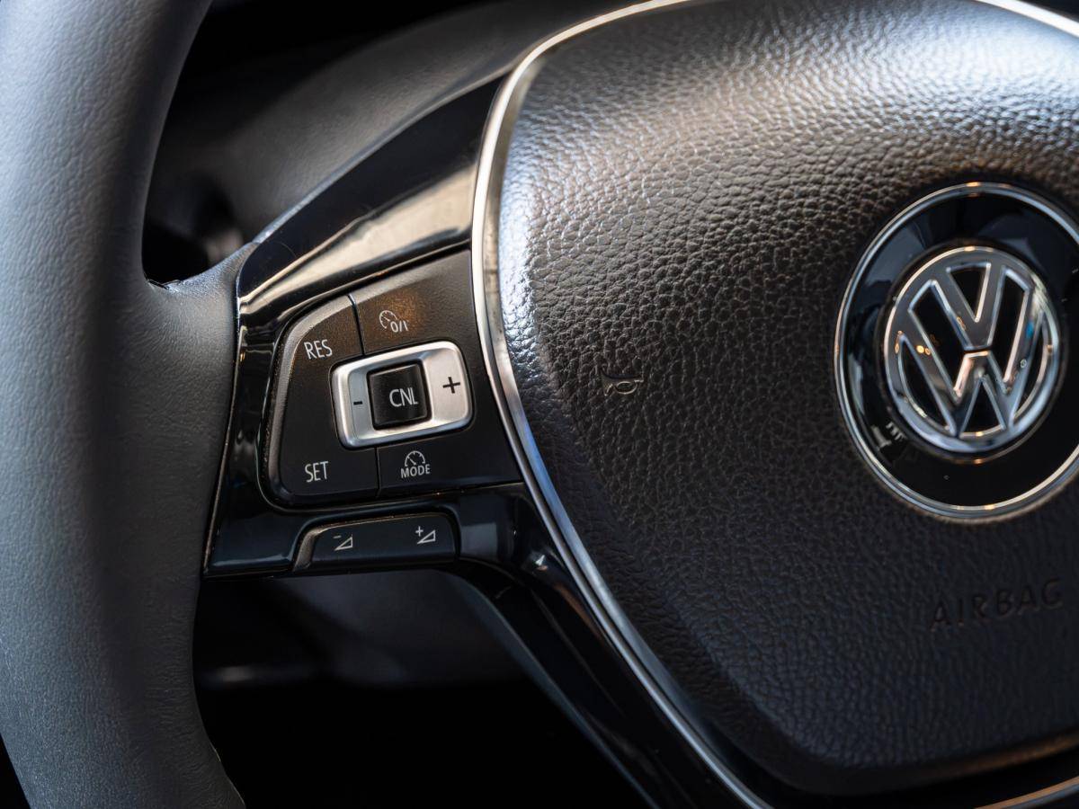 volkswagen-golf-2014-diesel-1598cc