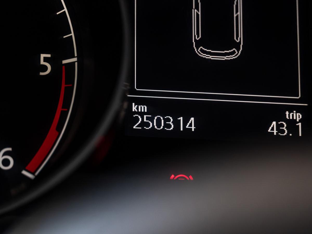 volkswagen-golf-2014-diesel-1598cc